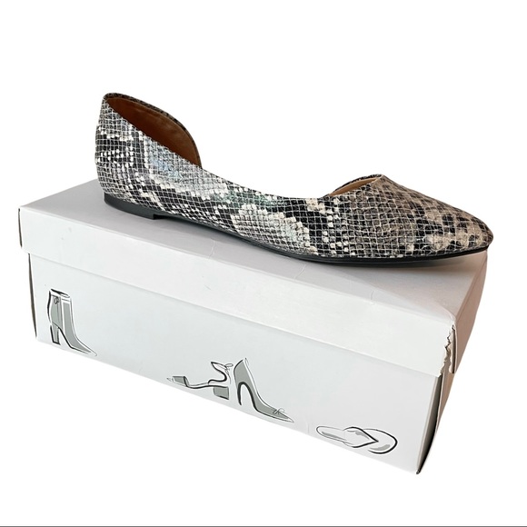 🌀 Snakeskin Pointed Toe Ballet Flats Size 6.5 (fits 7) - Picture 2 of 7